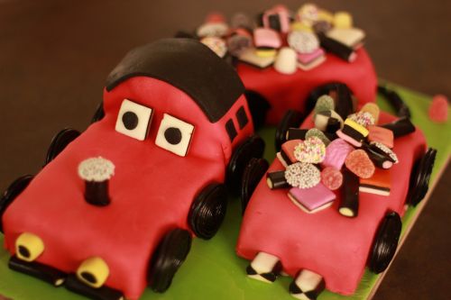 cake train candy