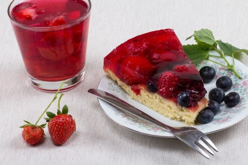 cake strawberries blueberries