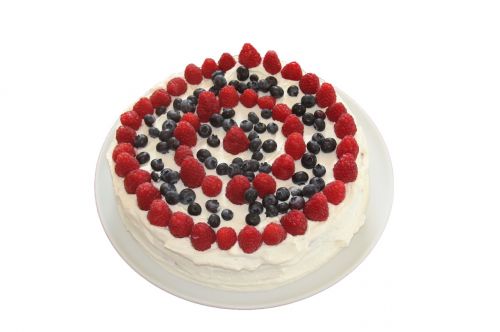 cake cream raspberries