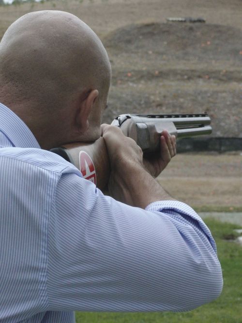 calvo shoot shotgun