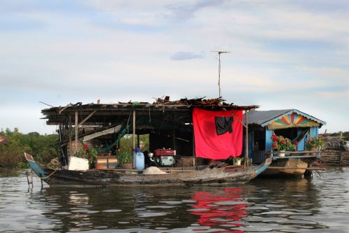 cambodia floating house