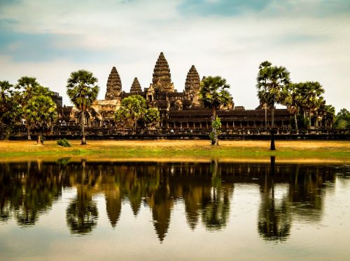 cambodia ruin temple