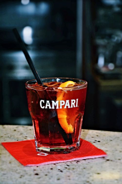 campari negroni cocktail