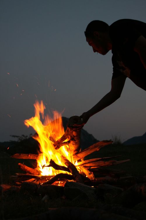 campfire fire hot