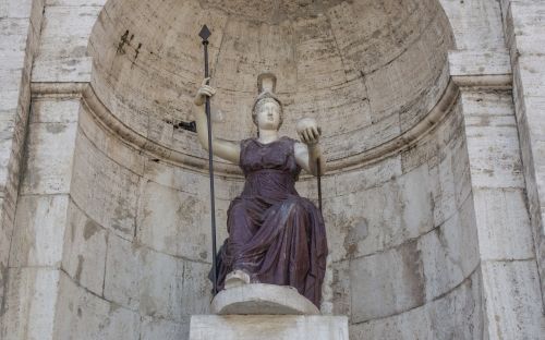 rome statue capitol square