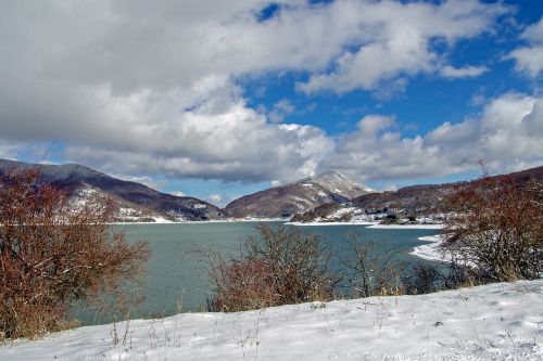 campotosto l'aquila abruzzo