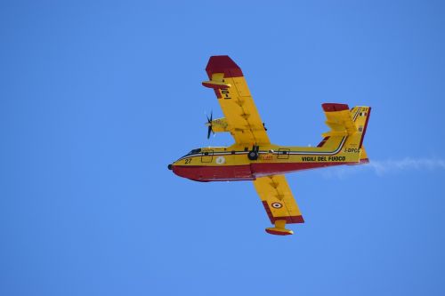 canadair plane fire escape