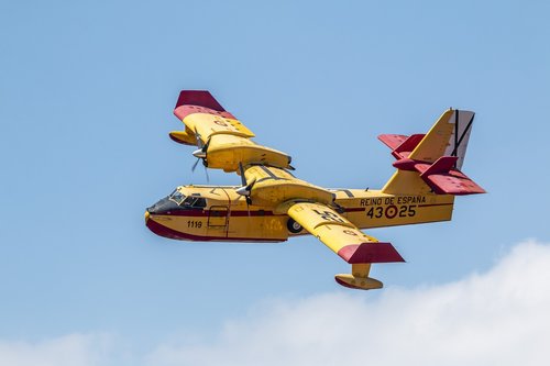 canadair  plane  fire