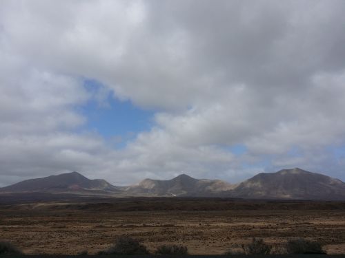 canary lanzarote volcano