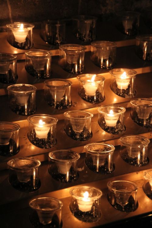 candle prayer candlelight