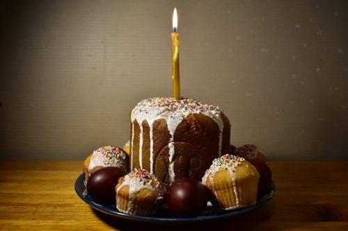 candle easter cake darkness