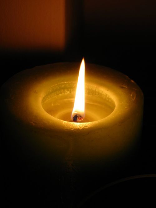 candle dark flame