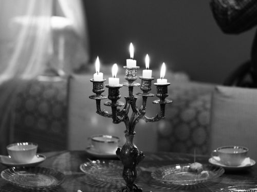 candles bw candlestick