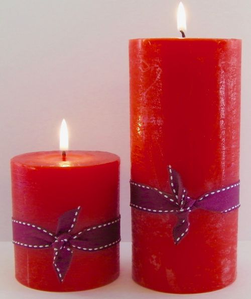 candles tall and short red