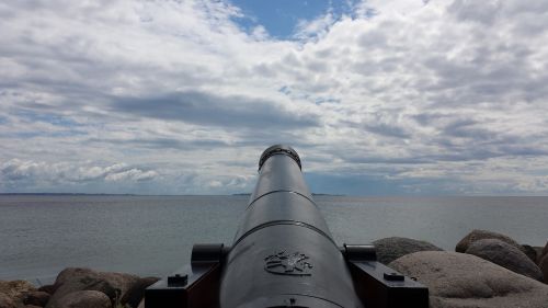 cannon sea sky