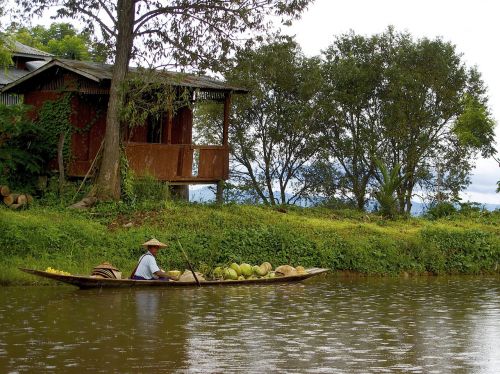 canoe burma lake