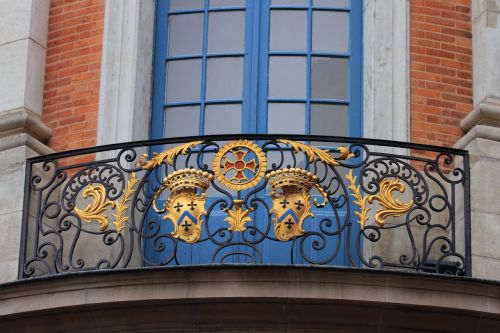 capitole toulouse balcony