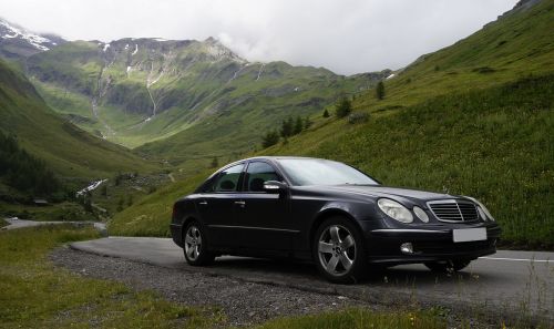 car mercedes mountains