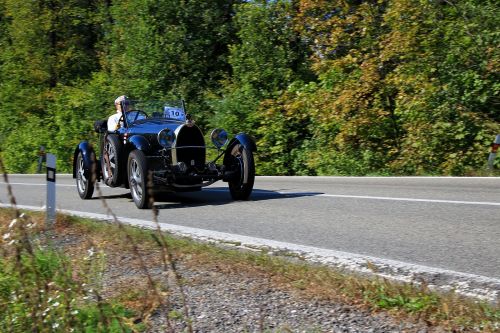 car bugatti racing car