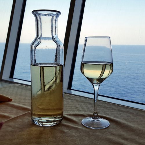 carafe glass wine