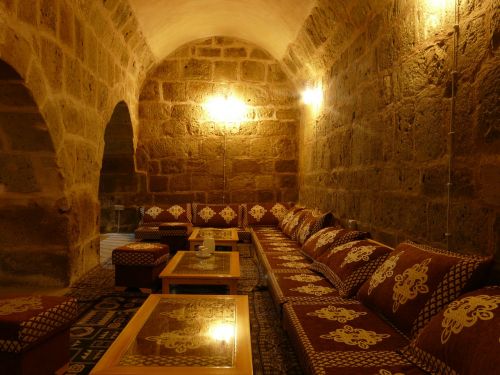 caravanserai hostel oriental