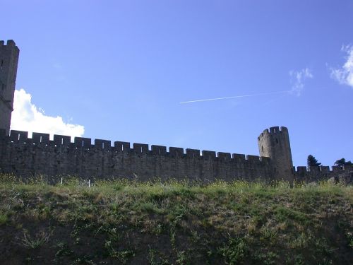 carcassonne ramparts medieval castle