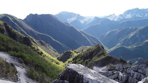 carrara quarry marble