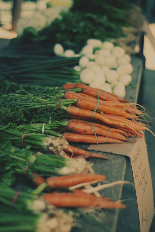 carrots market vegetables