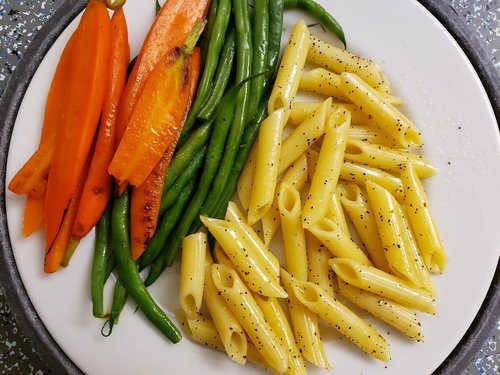carrots  green beans  pasta