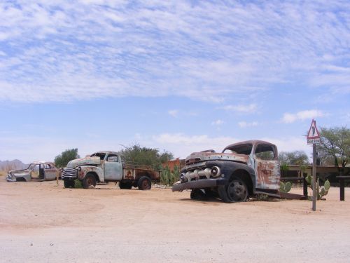 cars rust desert
