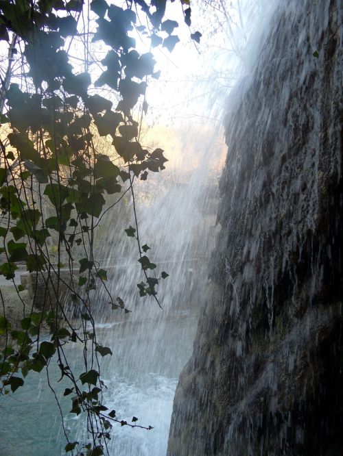 cascade water roche