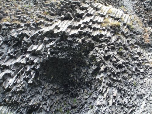 cascade du ray pic basalt columnar basalt