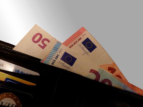 cash income euro