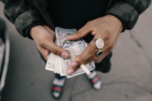 cash cigarette hands