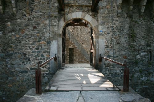 castello di montebello bellinzona goal