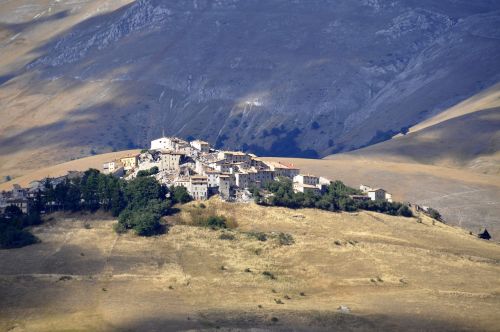 castelluccio umbria italy