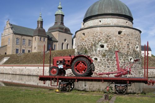 castle antique tractor