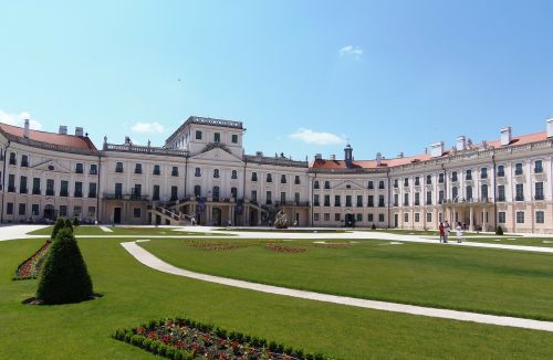 castle garden hungary