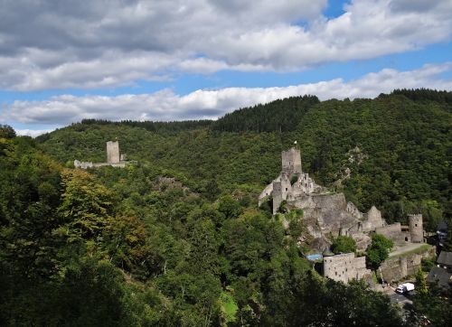 castle ruins manderscheid