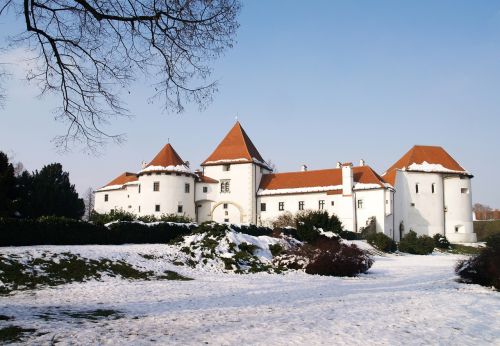 castle white architecture