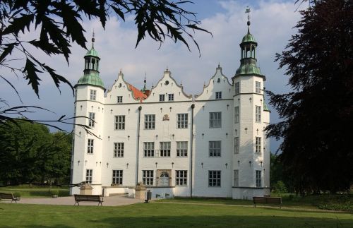 castle ahrensburg places of interest