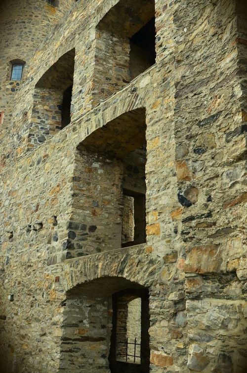 castle wall burgruine
