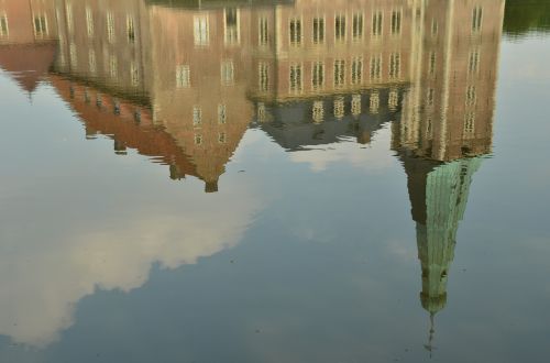 castle water reflection