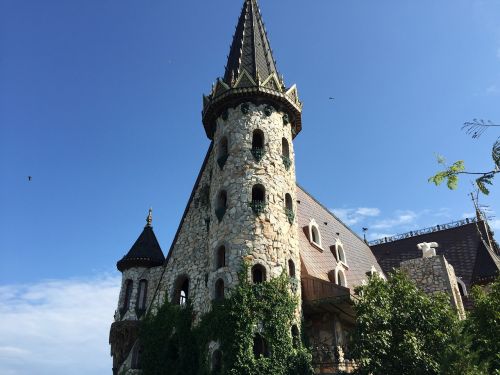 castle palace travel