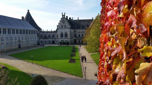 castle autumn leaves