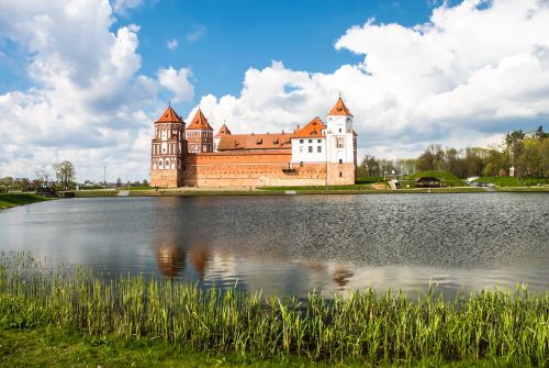 castle palace architecture