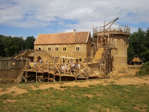 castle france guédelon