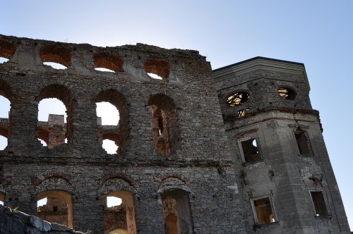 castle ujazd the ruins of the