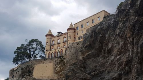 castle maiori amalfi coast