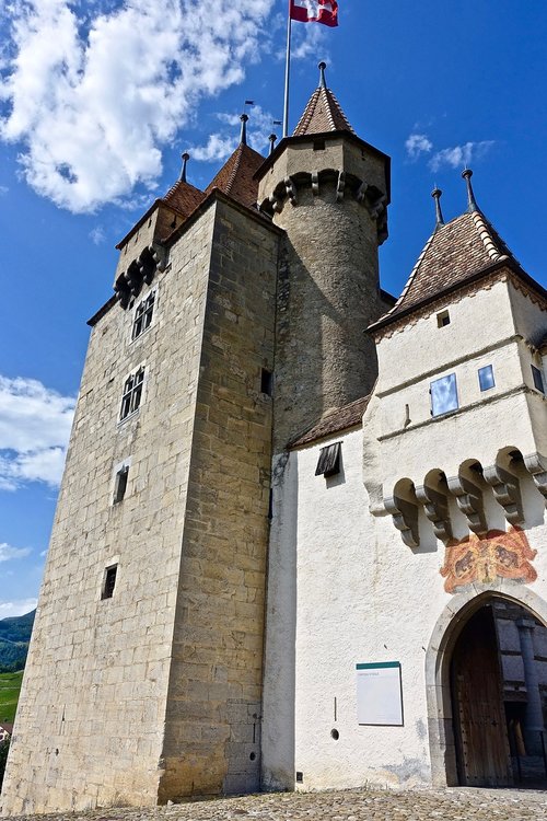 castle  entrance  architecture